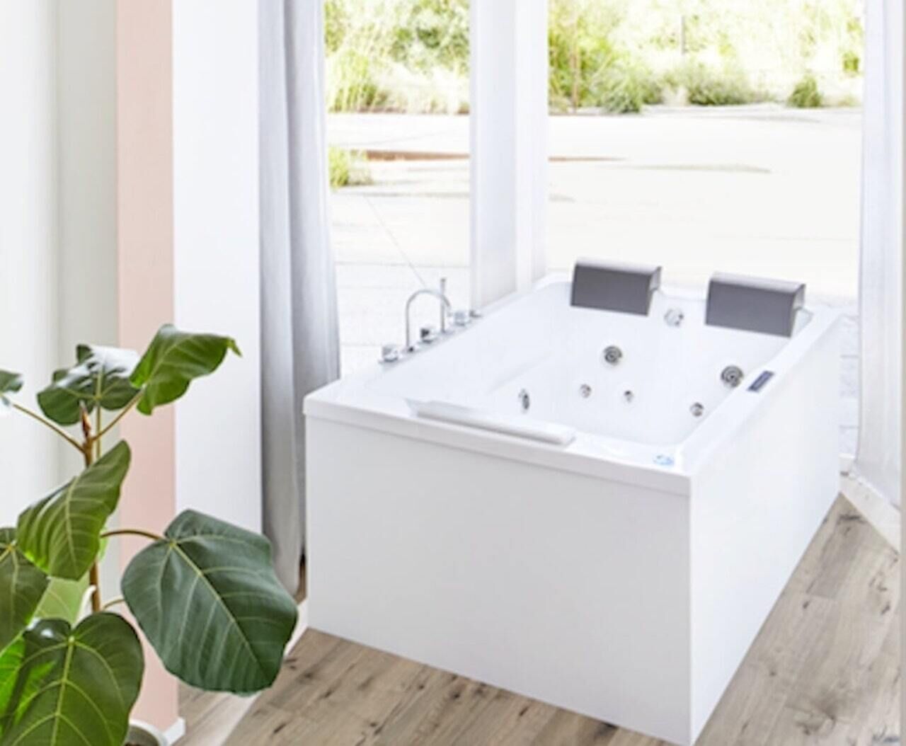 Whirlpool Badewanne TV Deluxe C667S