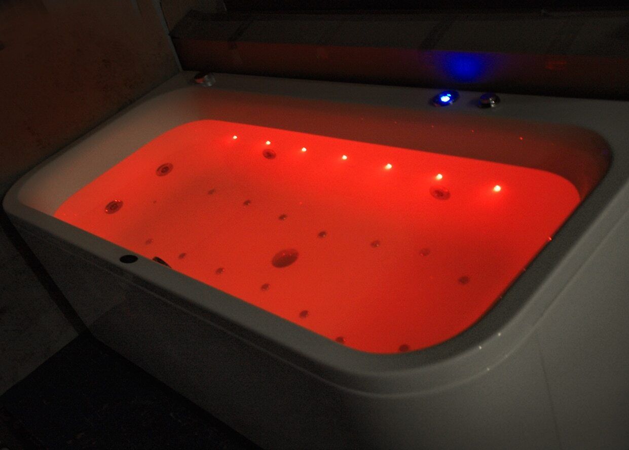 Whirlpool Michelle mit LED-Lichtsystem bei Nutzung